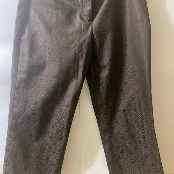 Ann Taylor brown capri pant. Excellent condition. - Picture 3 of 3
